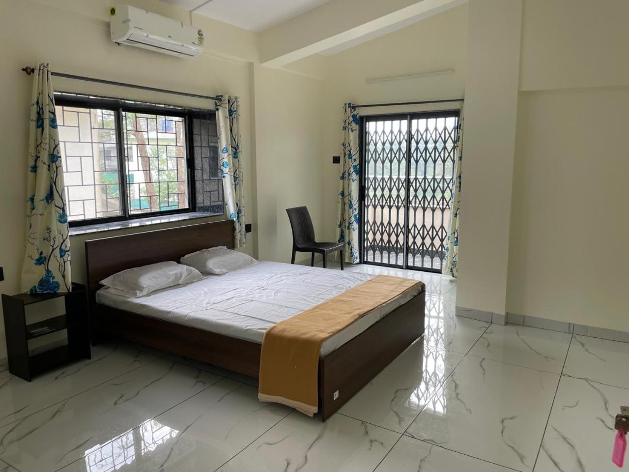 Lavish Villa - 3 Bhk Pool With Lawn 로나발라 외부 사진